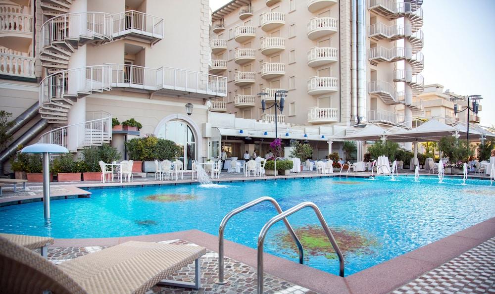 Palace Hotel Milano Marittima Exteriör bild