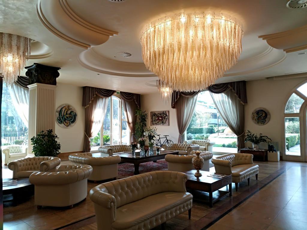 Palace Hotel Milano Marittima Exteriör bild
